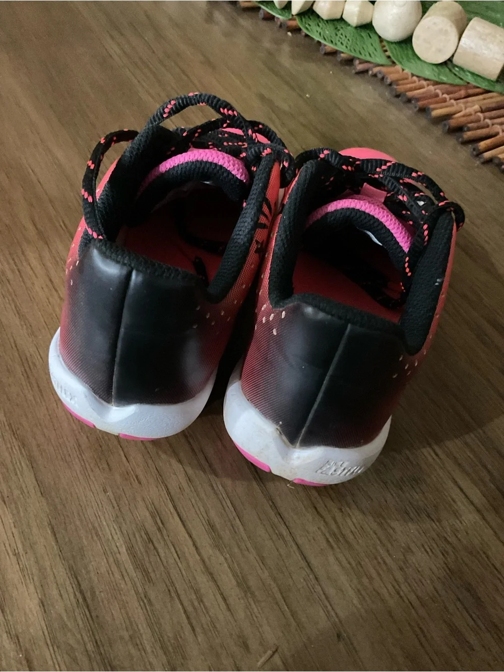 Nike Youth 12C Cleats Fuchsia Pink Excellent Condition - Picture 4 of 6